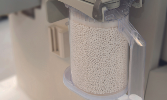 Fitting the IS Can™ disposable CO₂  absorber